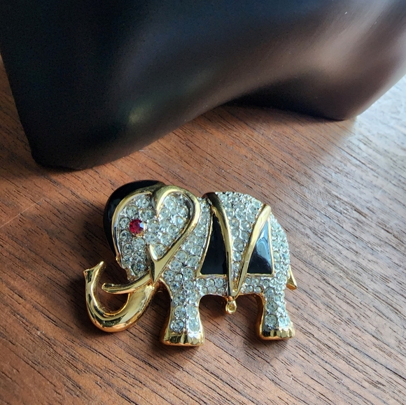 Stunning signed D'Orlan elephant brooch - Picture 3 of 6